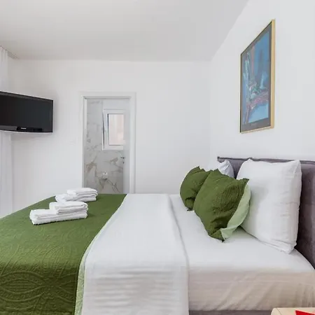 Viktoria By Guide Villa