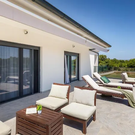 Viktoria By Guide Krnica