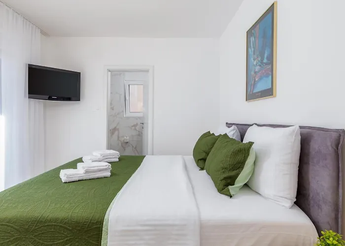 Viktoria By Guide Vila